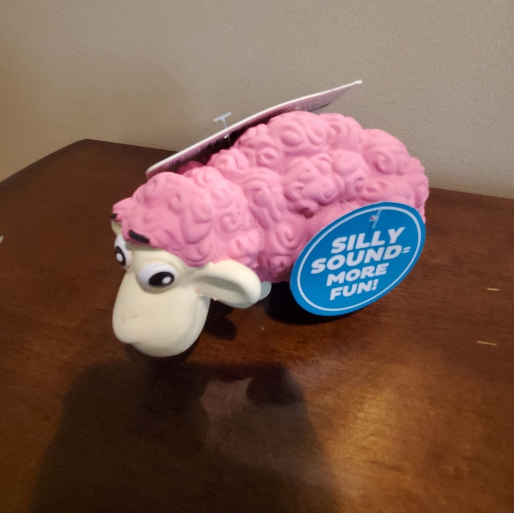 - Outward Hound  pink sheep 🐑 💗